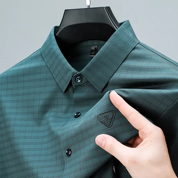 Высококачественные мужские рубашки из ледяного шелка Осень 2023, клетчатый принт с вышивкой, длинные рукава, Европейский деловой повседневный тренд, нижняя рубашка, одежда